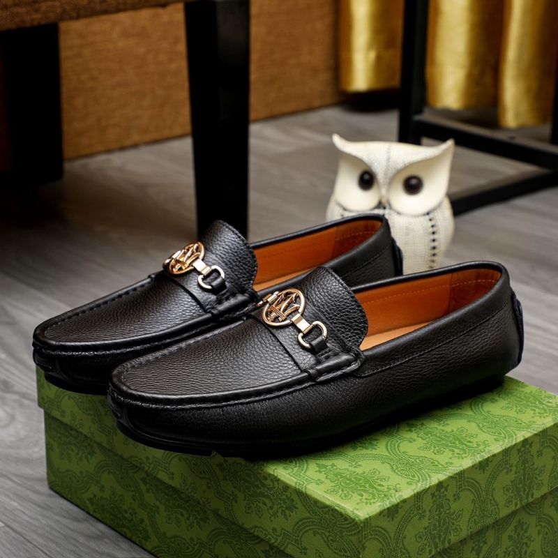 G*u*i leather shoes